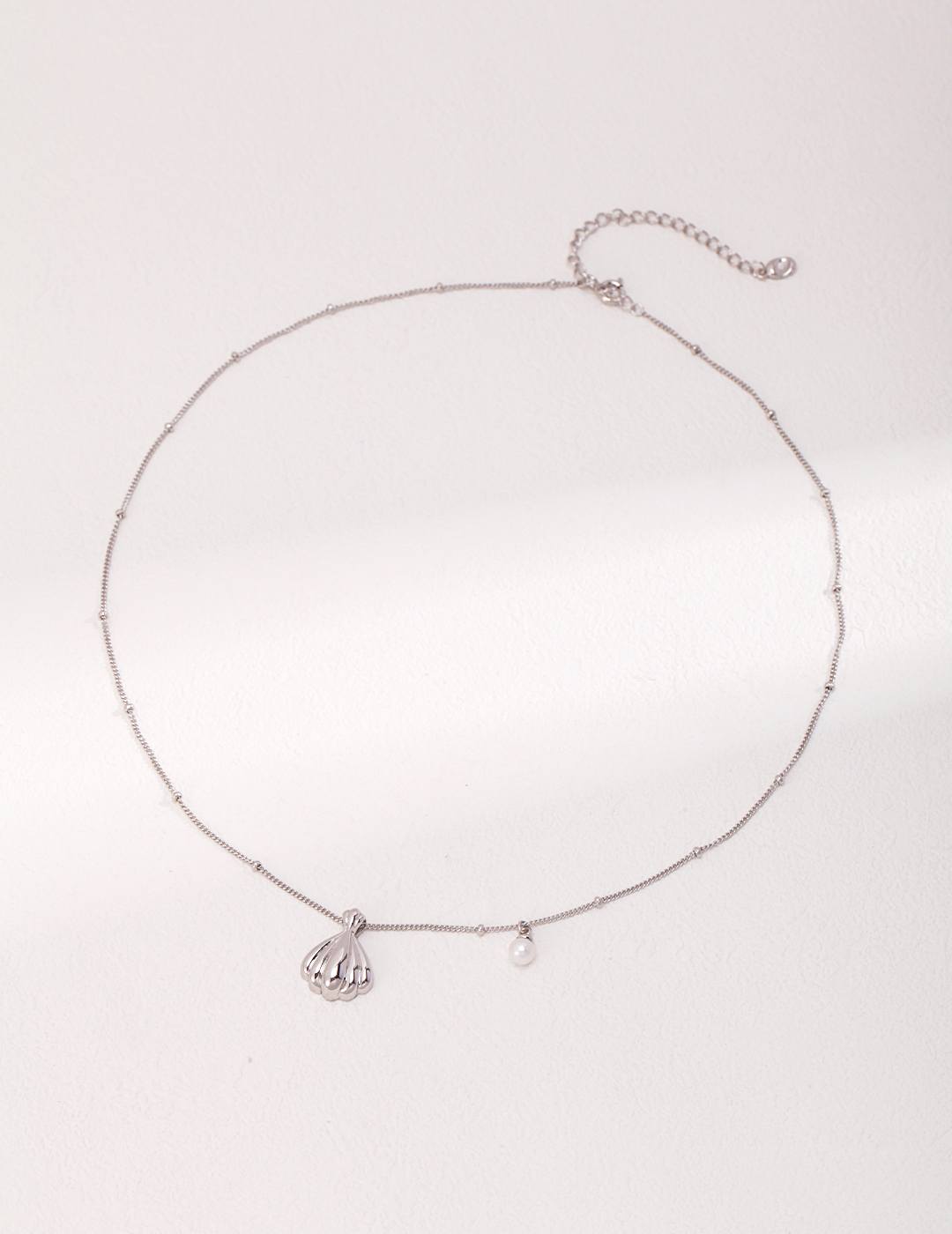 "Dressed" Romantic 18K Gold Natural Pearl Pendant