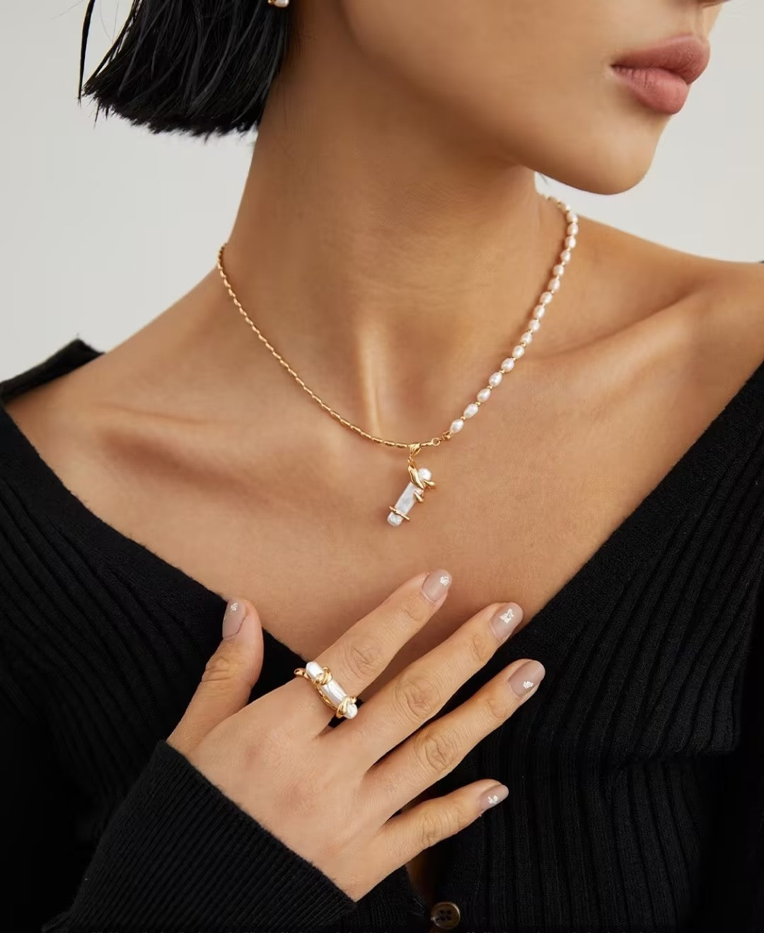 18K gold necklace with a natural baroque pendant, dainty and chic-love story jewelry