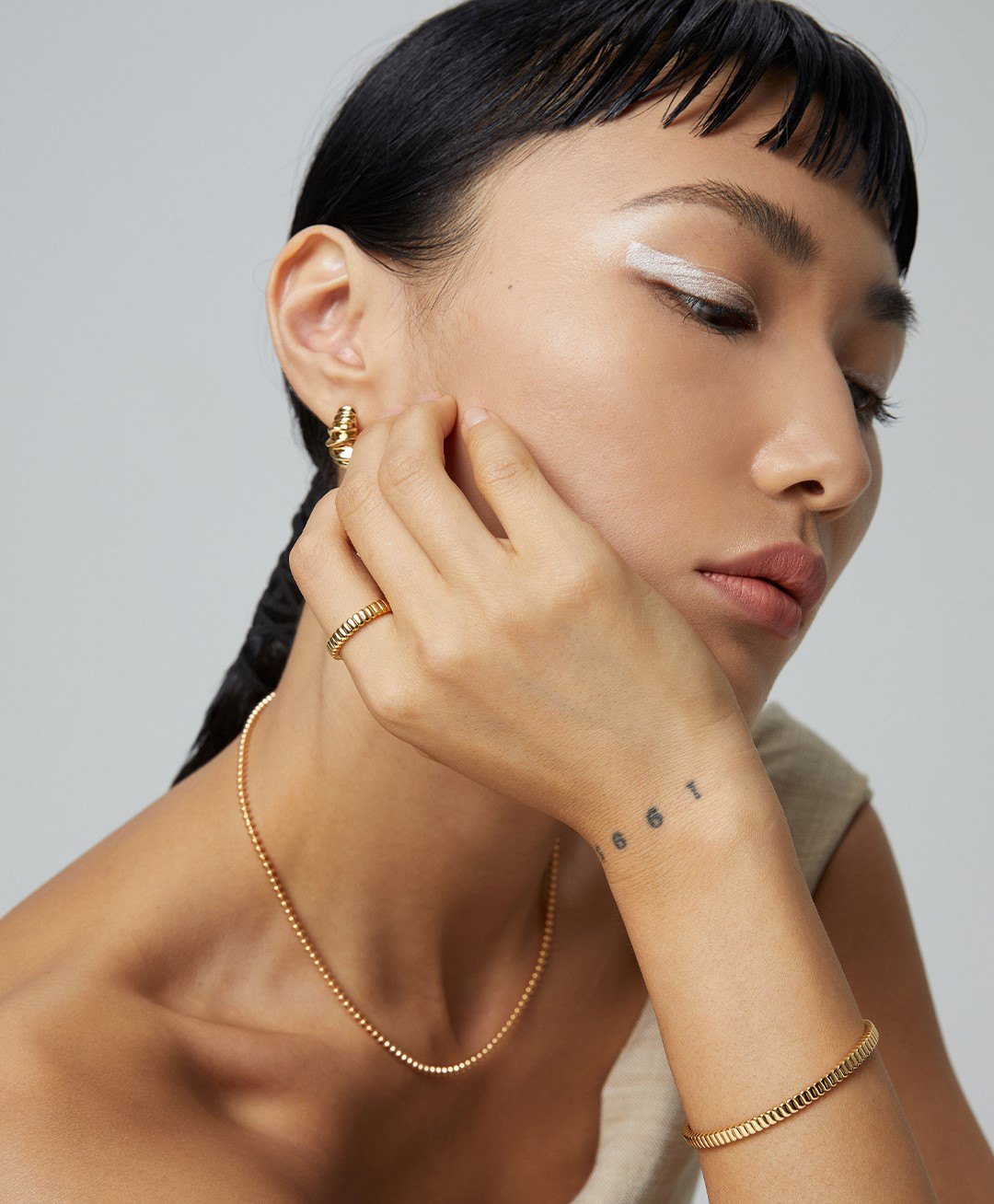 Elegant and versatile 18K gold sterling silver bangle-love story jewelry