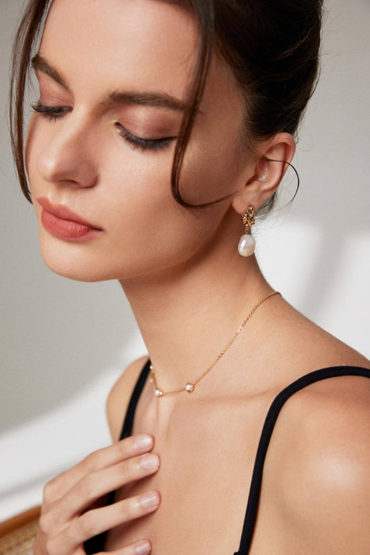 'Conch' 18K gold choker with a natural pearl and layered design-love story jewelry