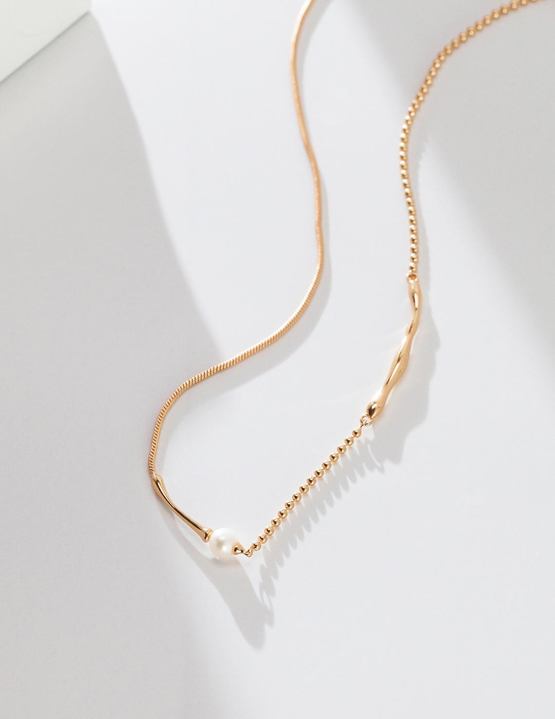 18K gold and sterling silver choker with a natural pearl in a minimalist design-love story jewelry
