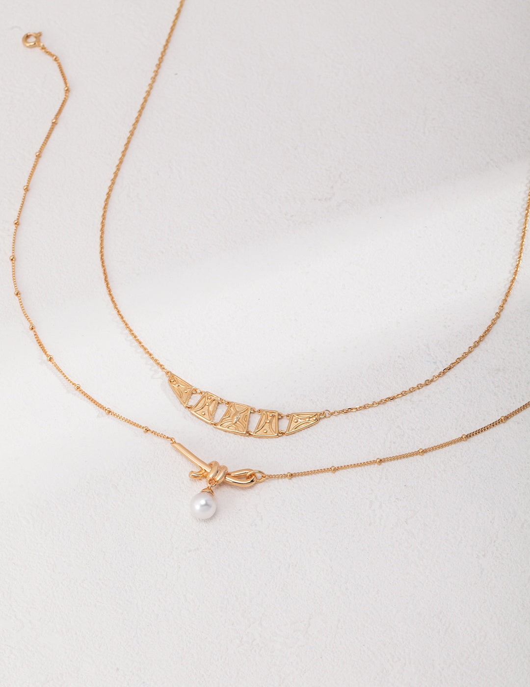 Elegant and timeless 18K gold necklace with a natural pearl- love story jewelry
