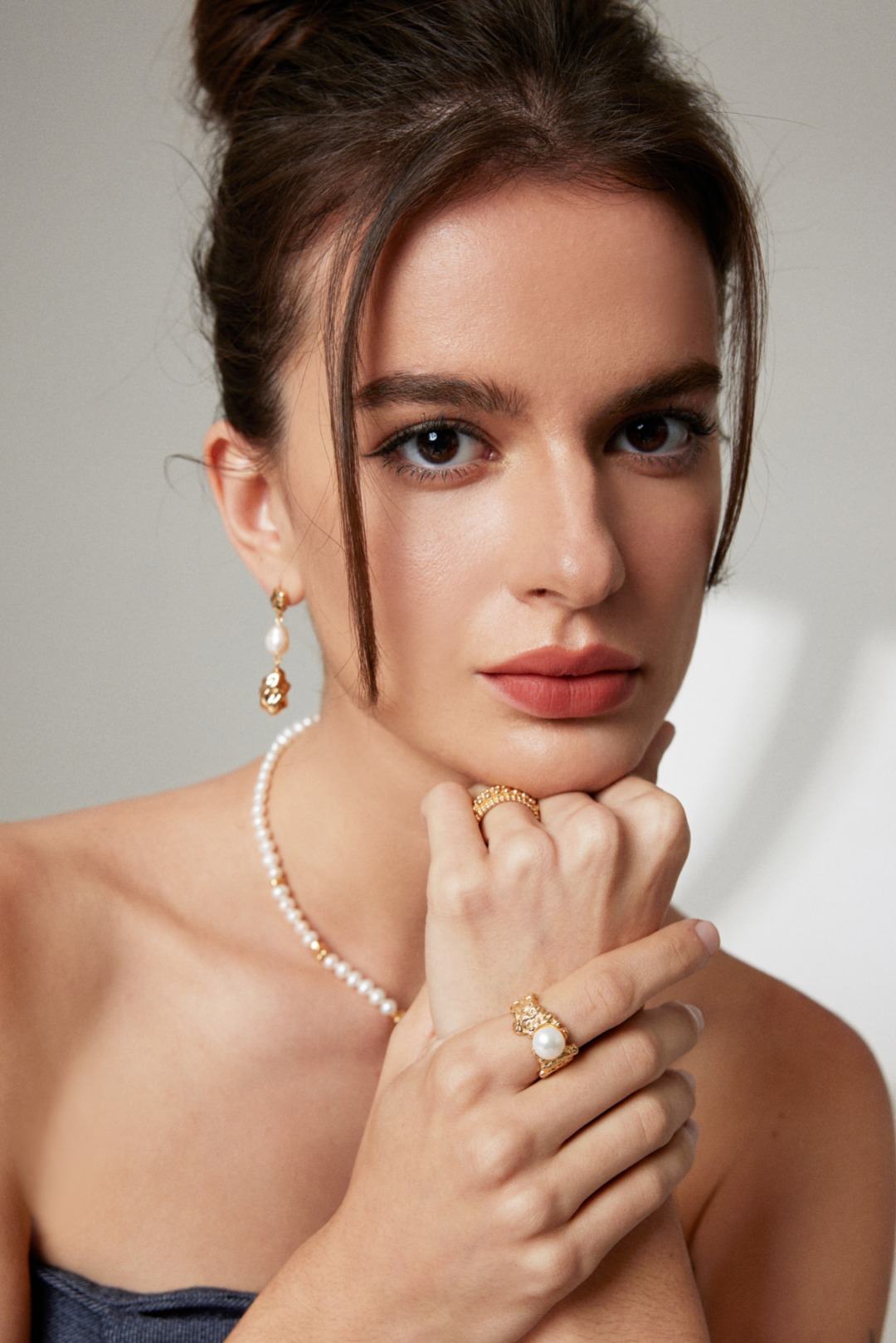 Versatile 18K gold natural pearl ring with a dainty vibe-love story jewelry