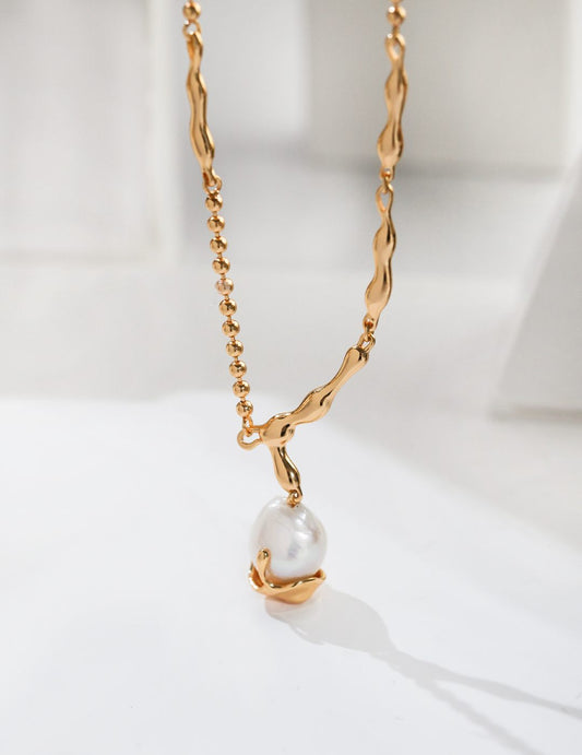 18K gold necklace with a natural baroque pendant in a unique fluid shape-love story jewelry