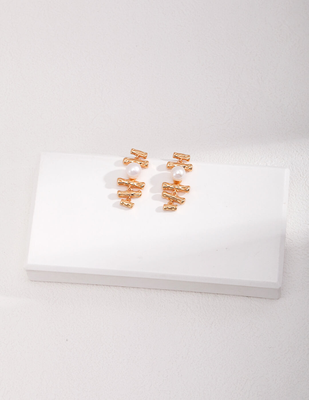 Minimal 18K gold earrings with natural pearls-love story jewelry