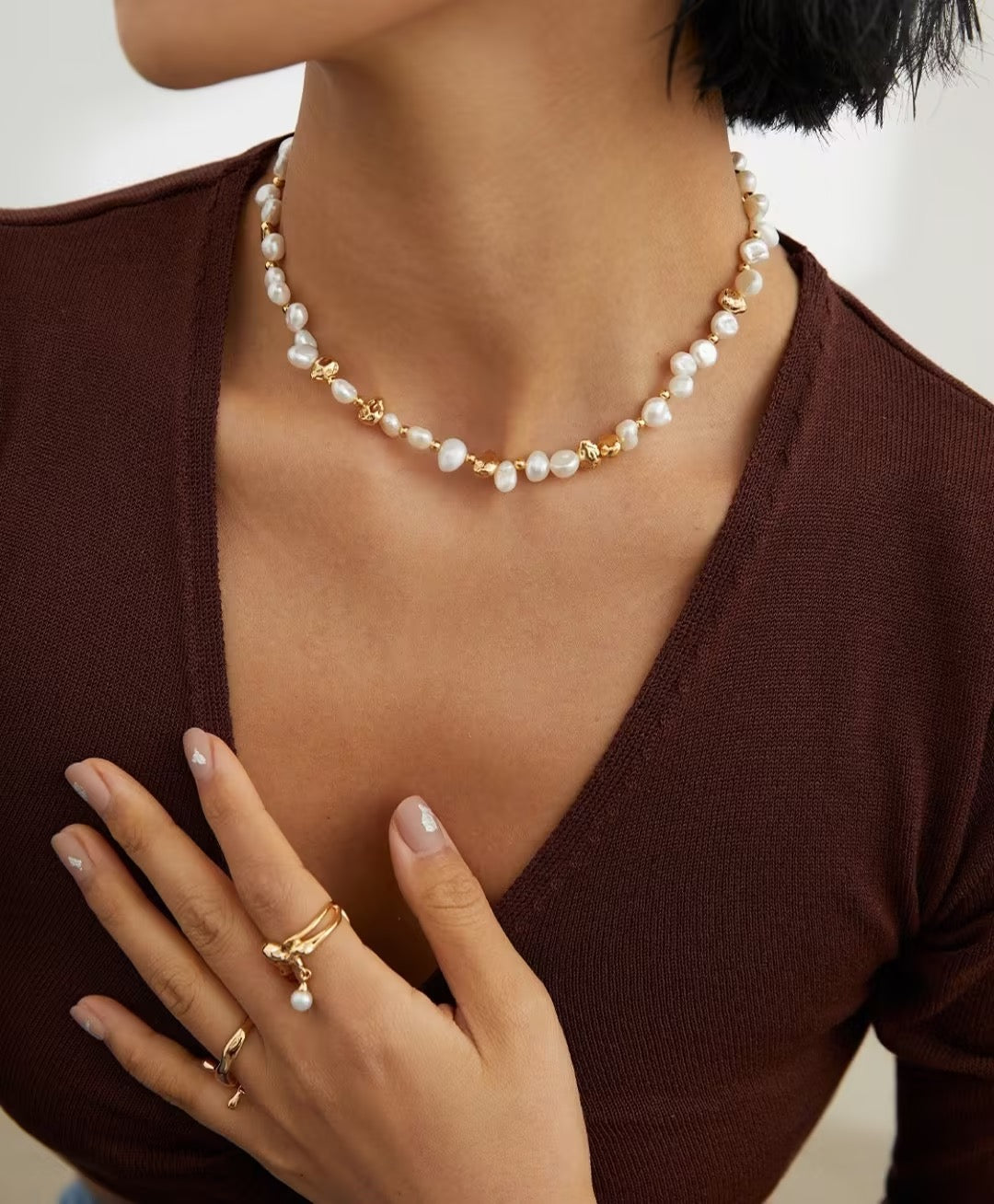 'Particles' elegant 18K gold choker with natural pearls-love story jewelry