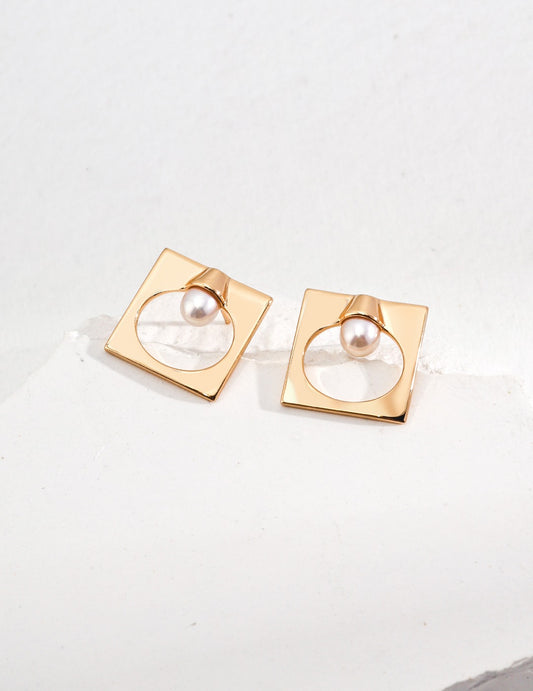 Stylish pearl earrings with geometric element design-love story jewelry