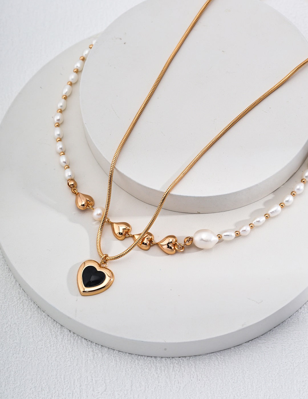 18k gold necklace with a natural pearl heart-shaped pendant, chic and dainty-love story jewelry